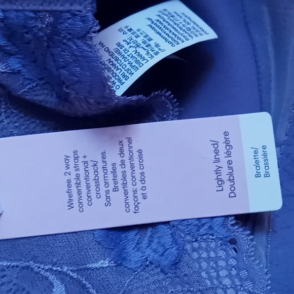 •Wirefree Two-Way Convertible Calvin Klein Bralet - Picture 11 of 13